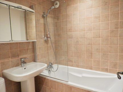 Bathroom, Lower Ground Floor, La Roche
